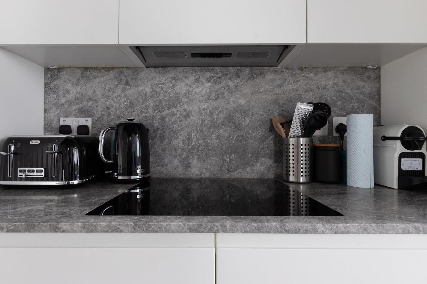 Two Adjacent Luxurious 1 Bed Apartment