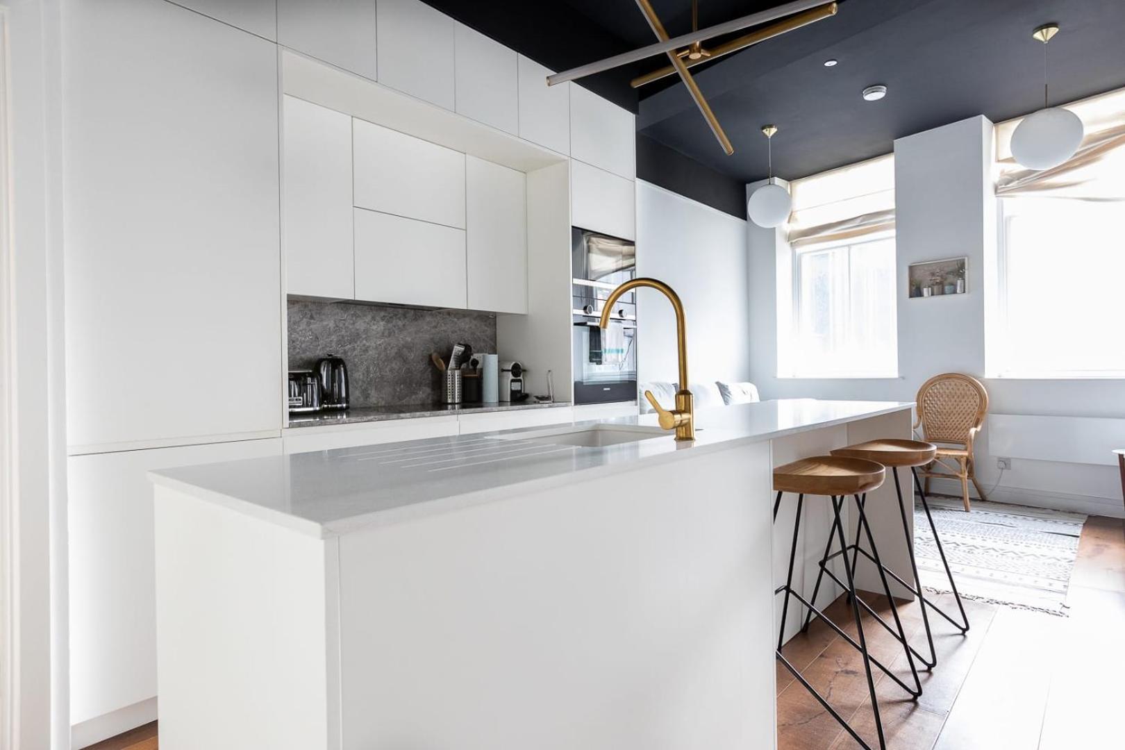 Apartment Two Adjacent Luxurious 1 Bed