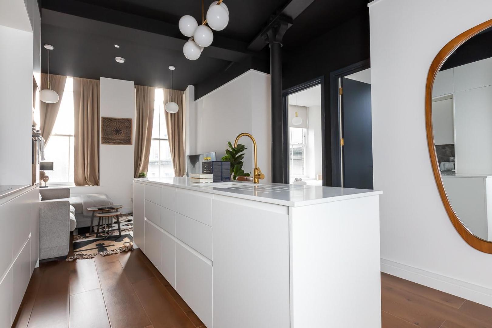 Apartment Two Adjacent Luxurious 1 Bed *