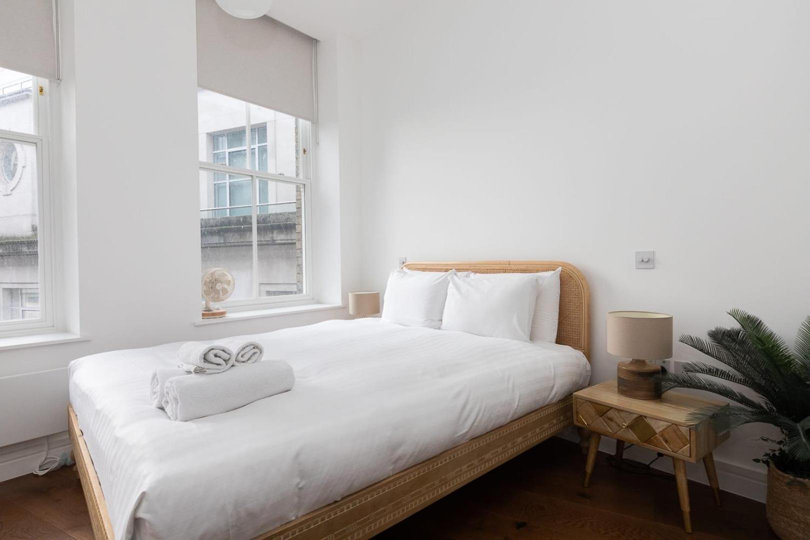 Two Adjacent Luxurious 1 Bed * London
