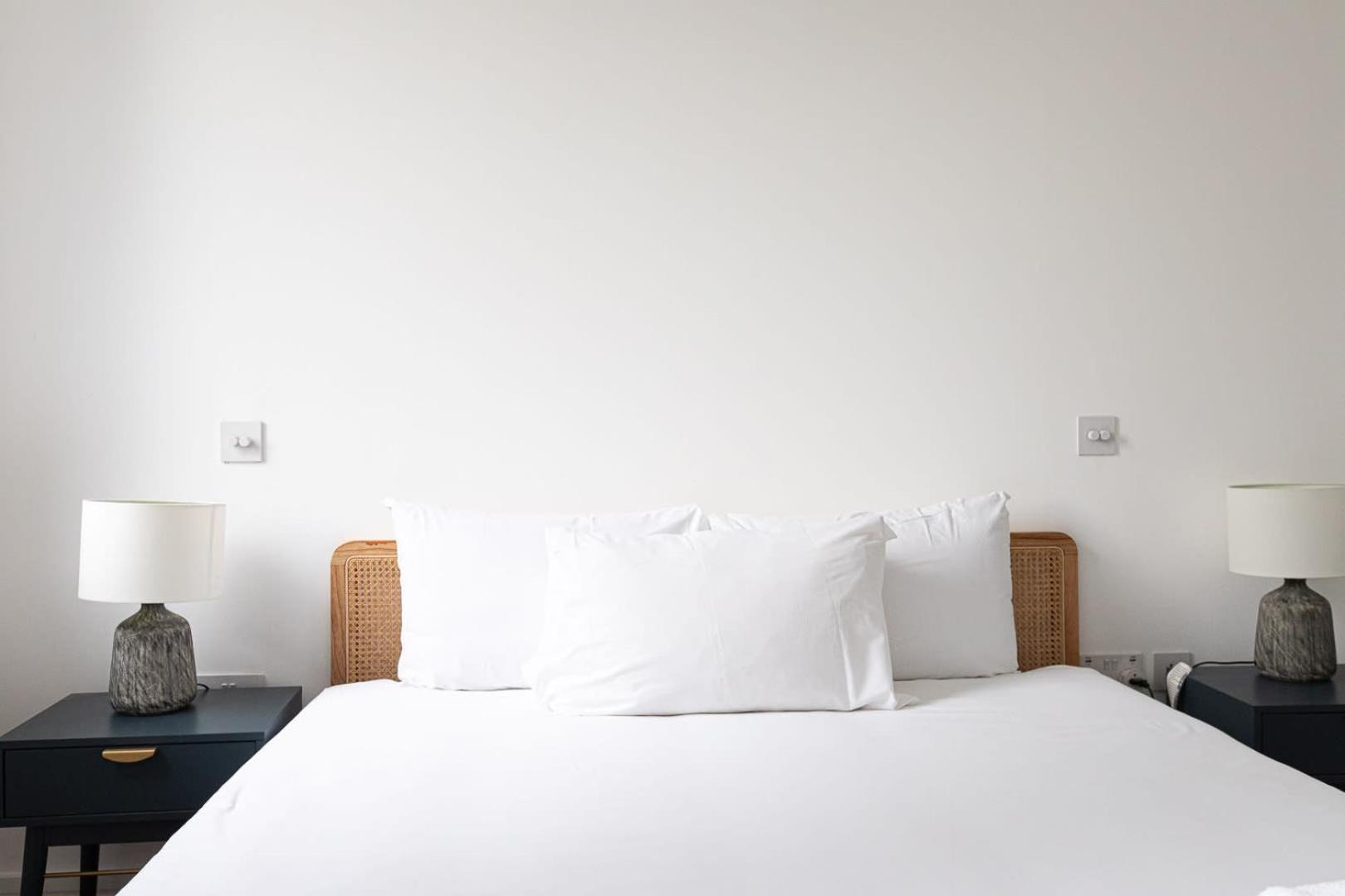 Apartment Two Adjacent Luxurious 1 Bed *