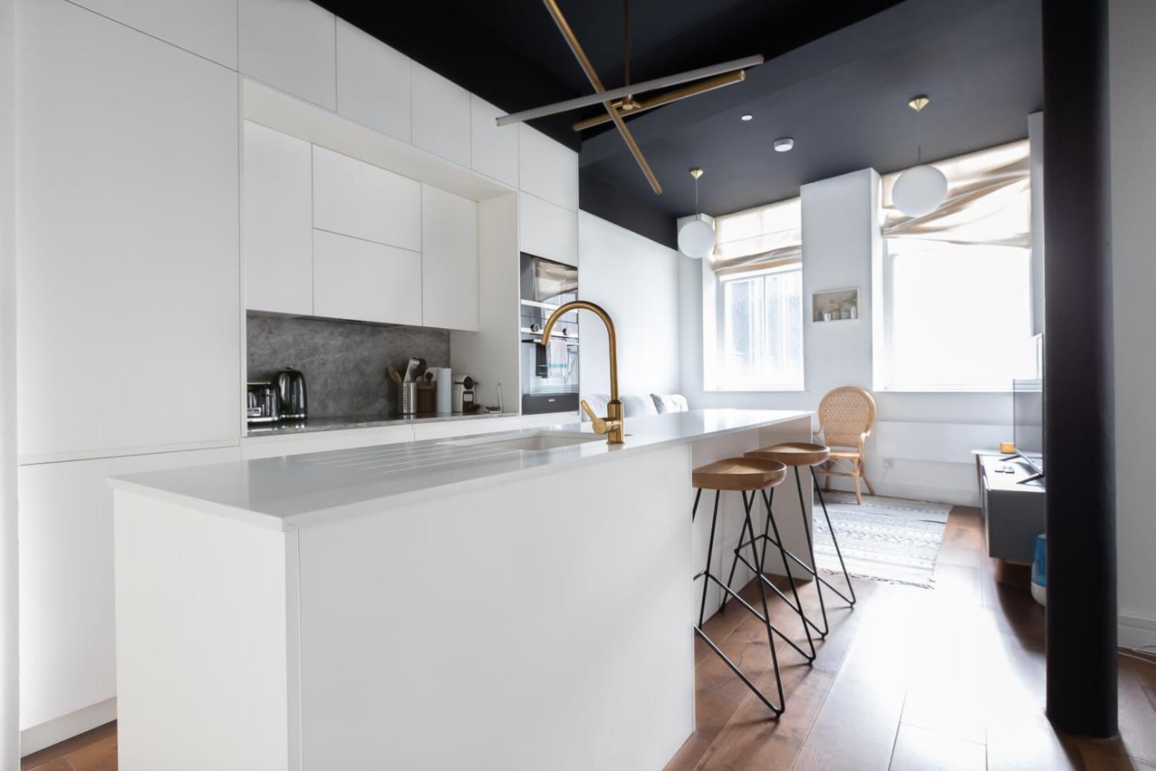 Two Adjacent Luxurious 1 Bed Apartment