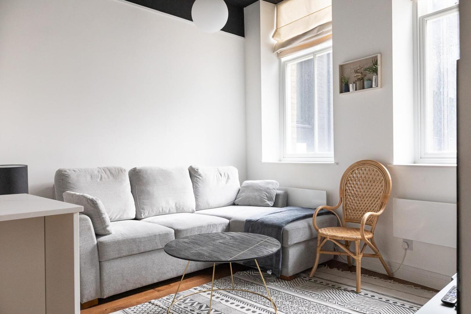 Two Adjacent Luxurious 1 Bed London