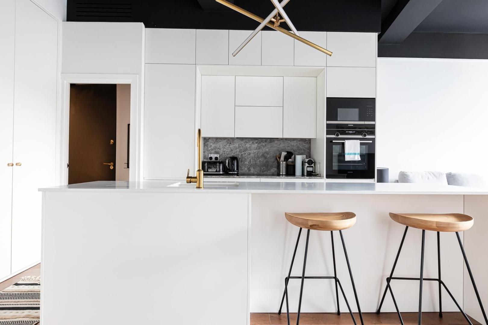 Two Adjacent Luxurious 1 Bed Apartment